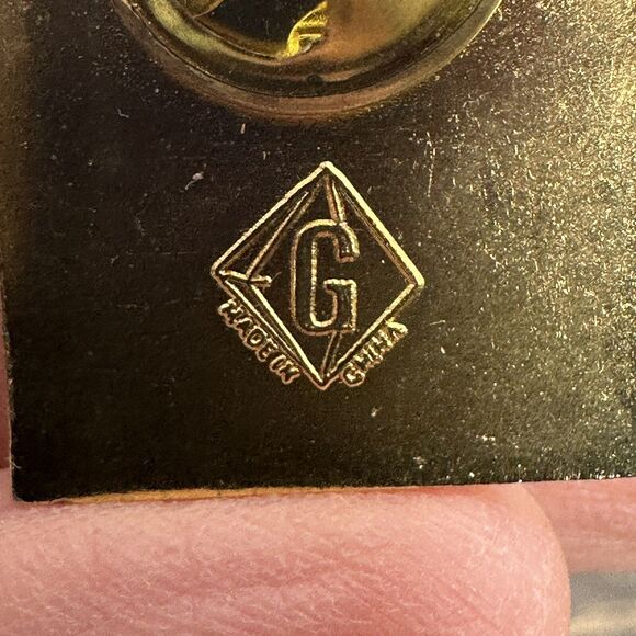 2 Wells Fargo Employee Pins 5 Year Service Award WF Agent Stagecoach Star Lapel - Picture 5 of 11